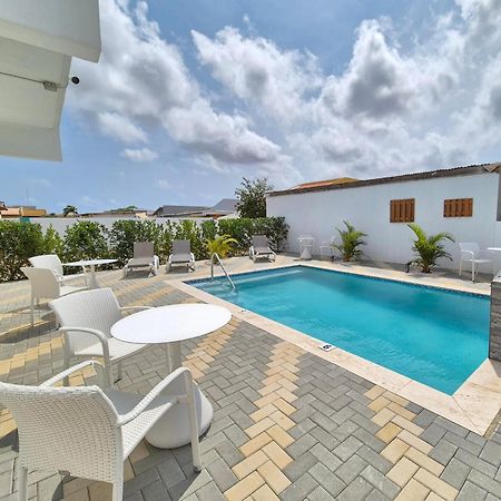 Ocean Breeze Apartments In Aruba Oranjestad Eksteriør billede