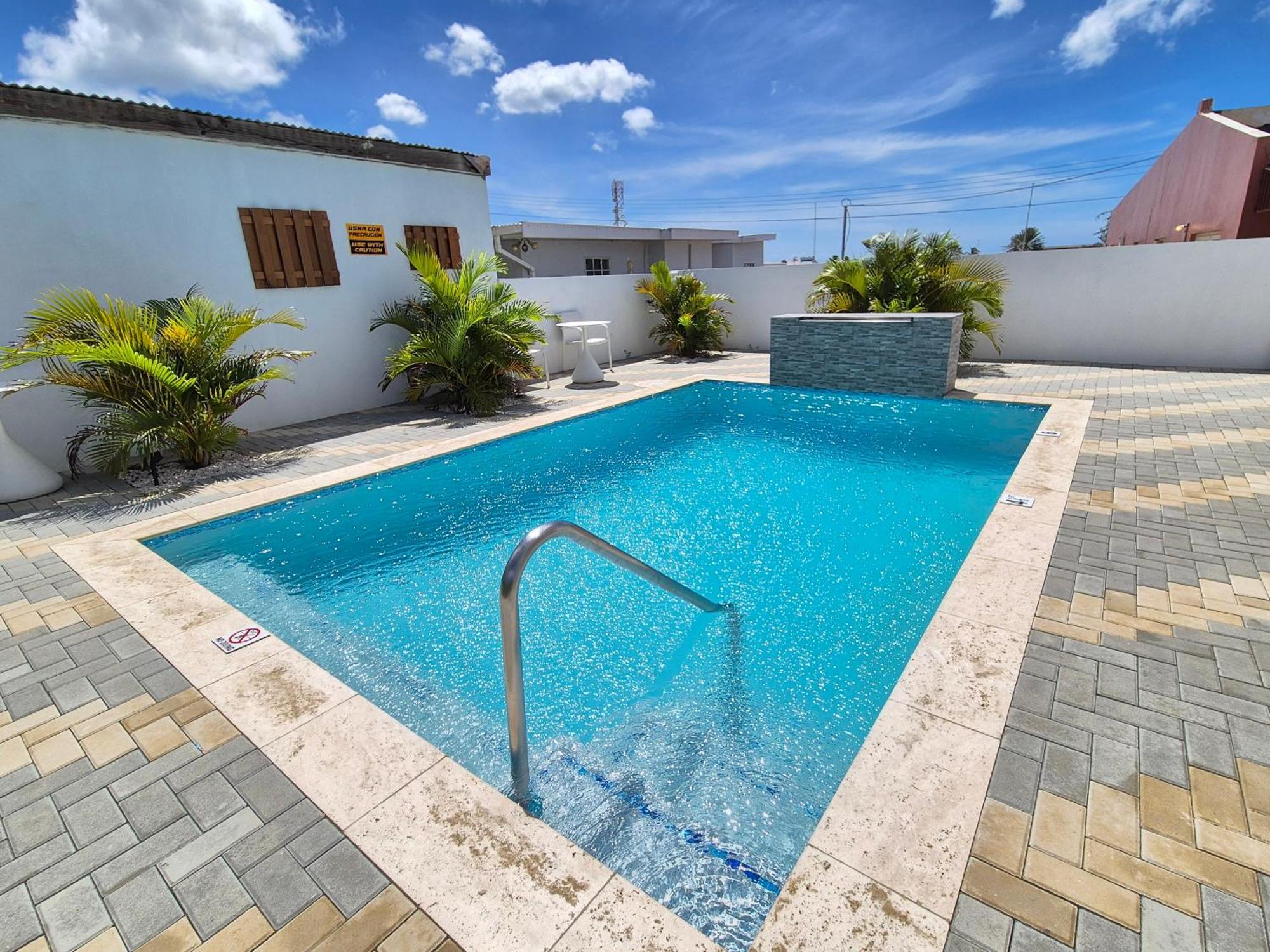 Ocean Breeze Apartments In Aruba Oranjestad Eksteriør billede
